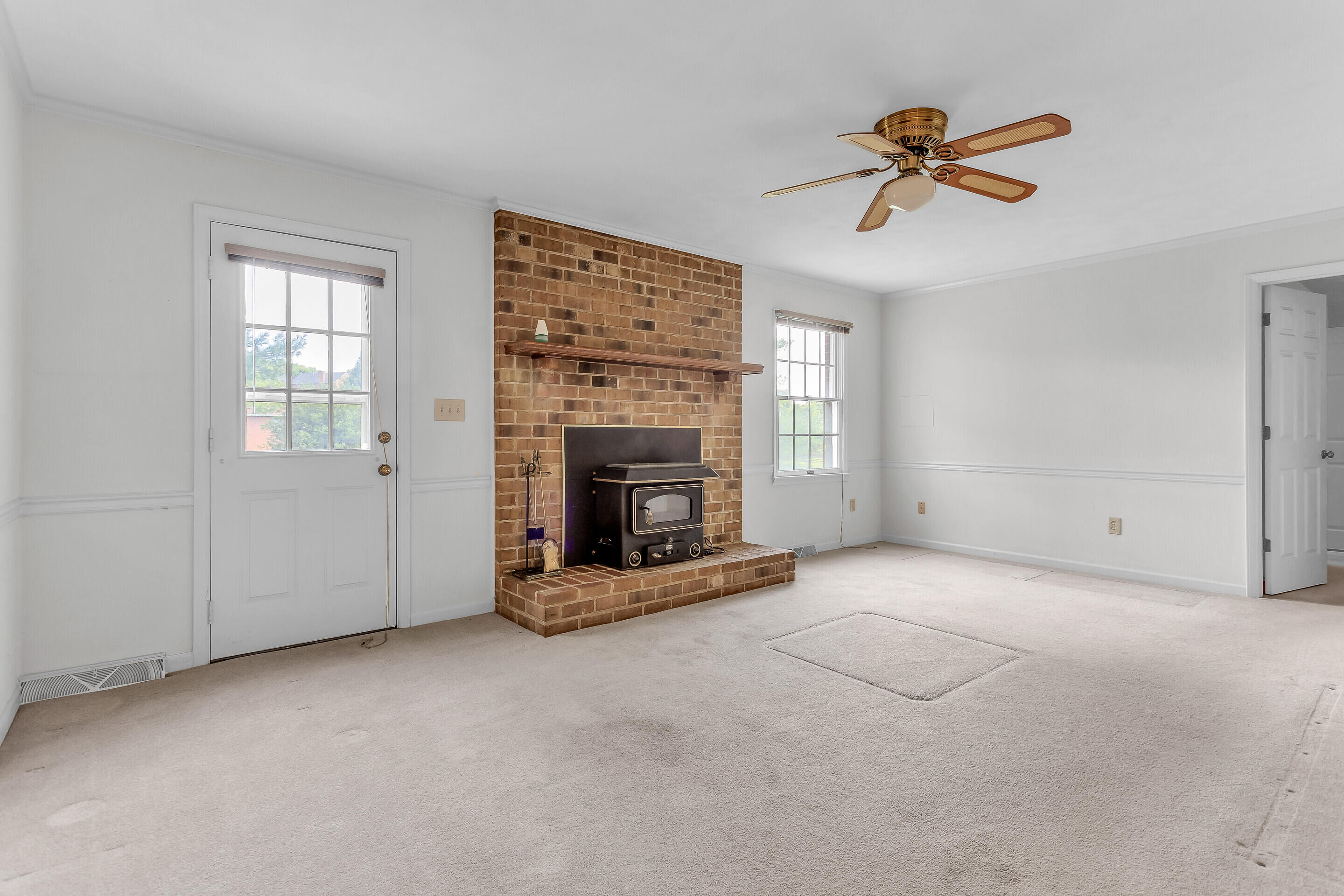 4909 Huntridge Road Roanoke, VA 24012 - Photo 10 of 32 13_4909_Huntridge_Rd13_mls