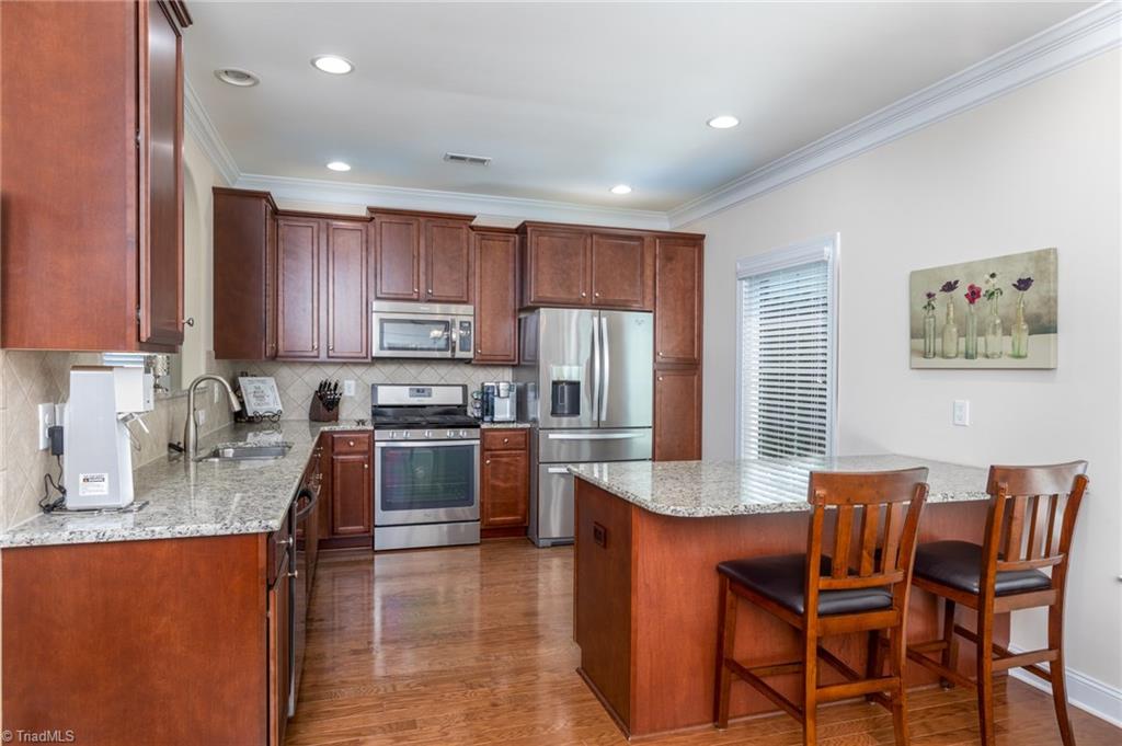 664 Nikyle Circle High Point, NC 27265 - Photo 4 of 18 Gallery Image 4