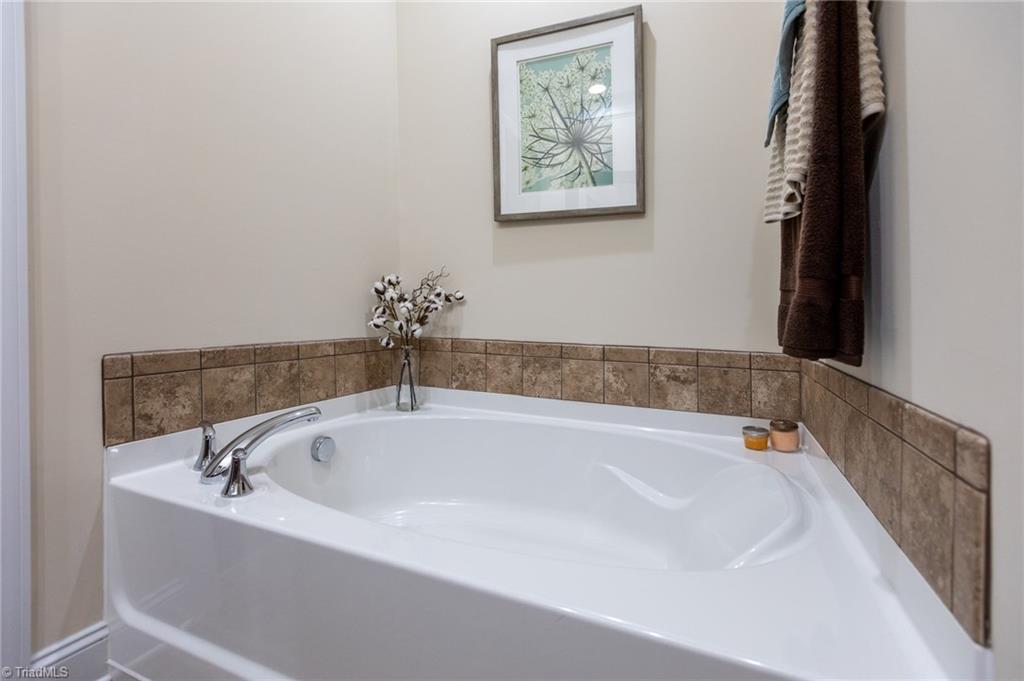 664 Nikyle Circle High Point, NC 27265 - Photo 8 of 18 Gallery Image 8