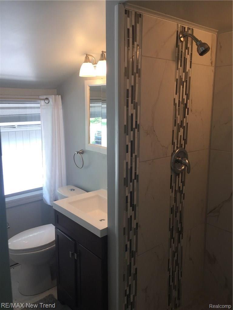 29765 Highmeadow Road Farmington, MI 48334 - Photo 17 of 28 IMG_6829.JPG
