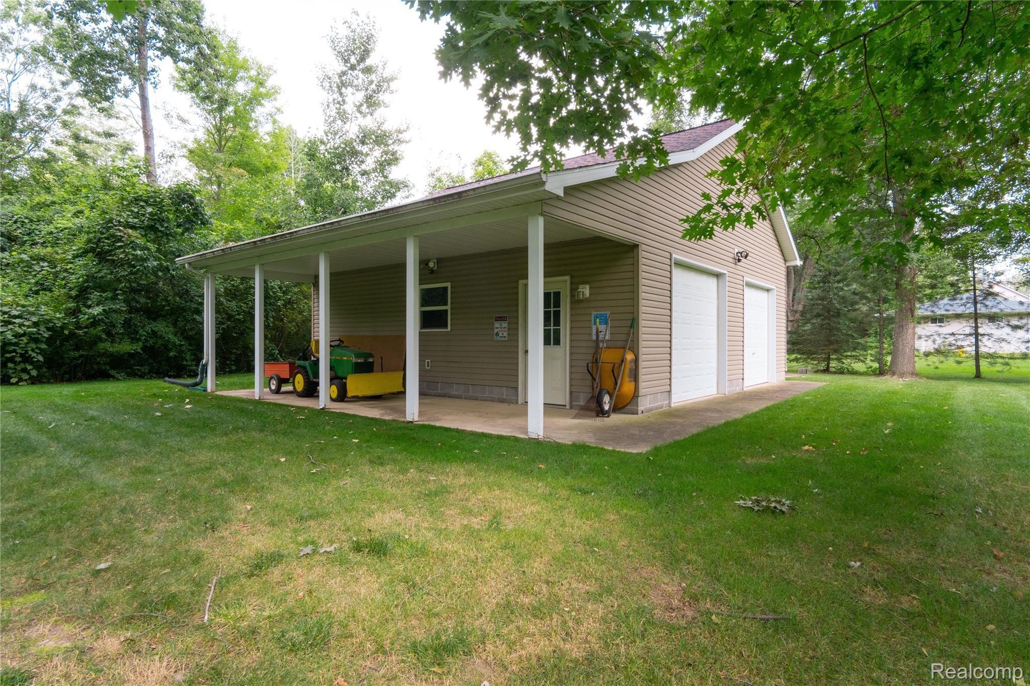 7244 Porter Road Grand Blanc, MI 48439 - Photo 26 of 29 Exteriors (15 of 16).jpg
