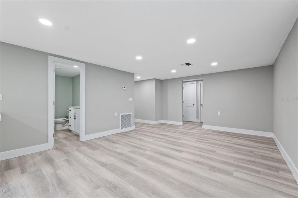 8030 Gulf Way Hudson, FL 34667 - Photo 5 of 34