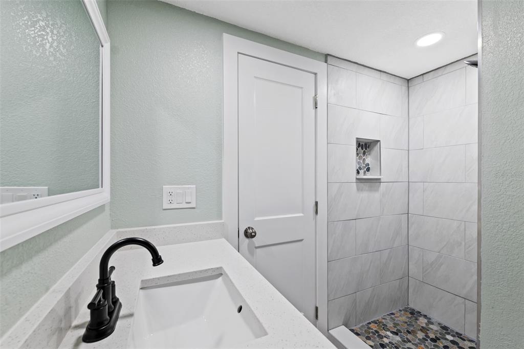 8030 Gulf Way Hudson, FL 34667 - Photo 8 of 34