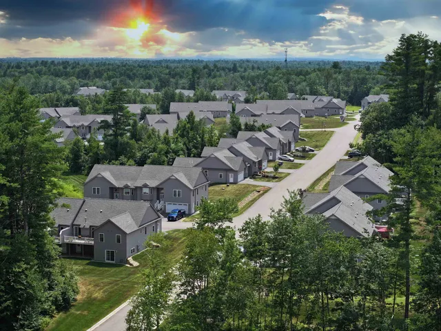 $637,810 | 3 B Connor Court, Unit 3B, Epping, NH 03042