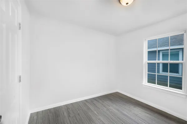 $1,550 | 632 Luke Street, Unit B, Dayton, TX 77535