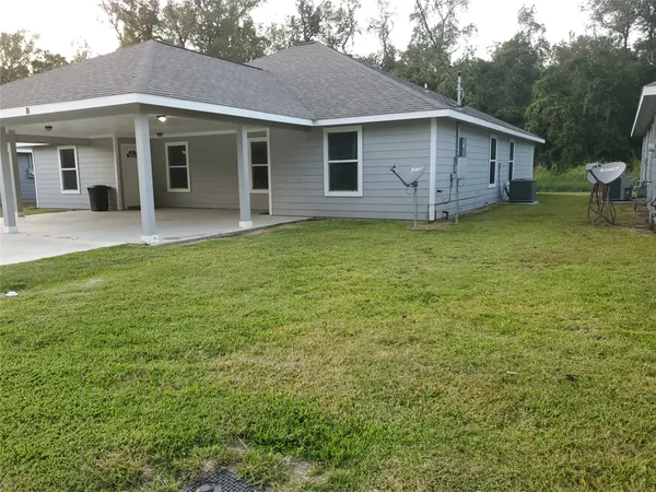 $1,550 | 632 Luke Street, Unit B, Dayton, TX 77535