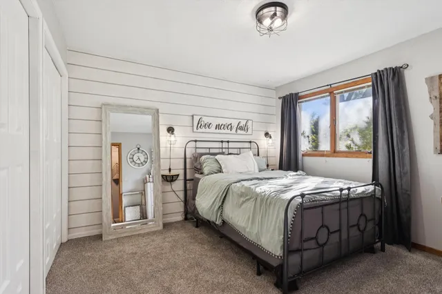 $238,900 | 609 East Welco Drive, Montgomery, MN 56069