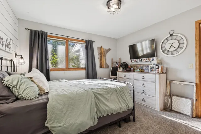 $238,900 | 609 East Welco Drive, Montgomery, MN 56069