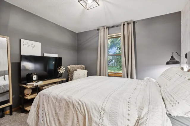 $238,900 | 609 East Welco Drive, Montgomery, MN 56069