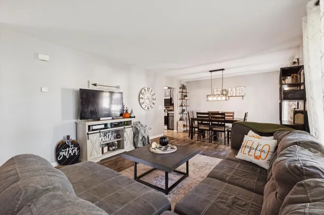 $238,900 | 609 East Welco Drive, Montgomery, MN 56069