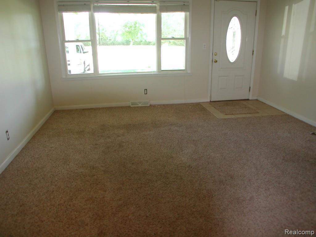 6460 Pardee Road Taylor, MI 48180 - Photo 6 of 16 DSCN4136.jpg