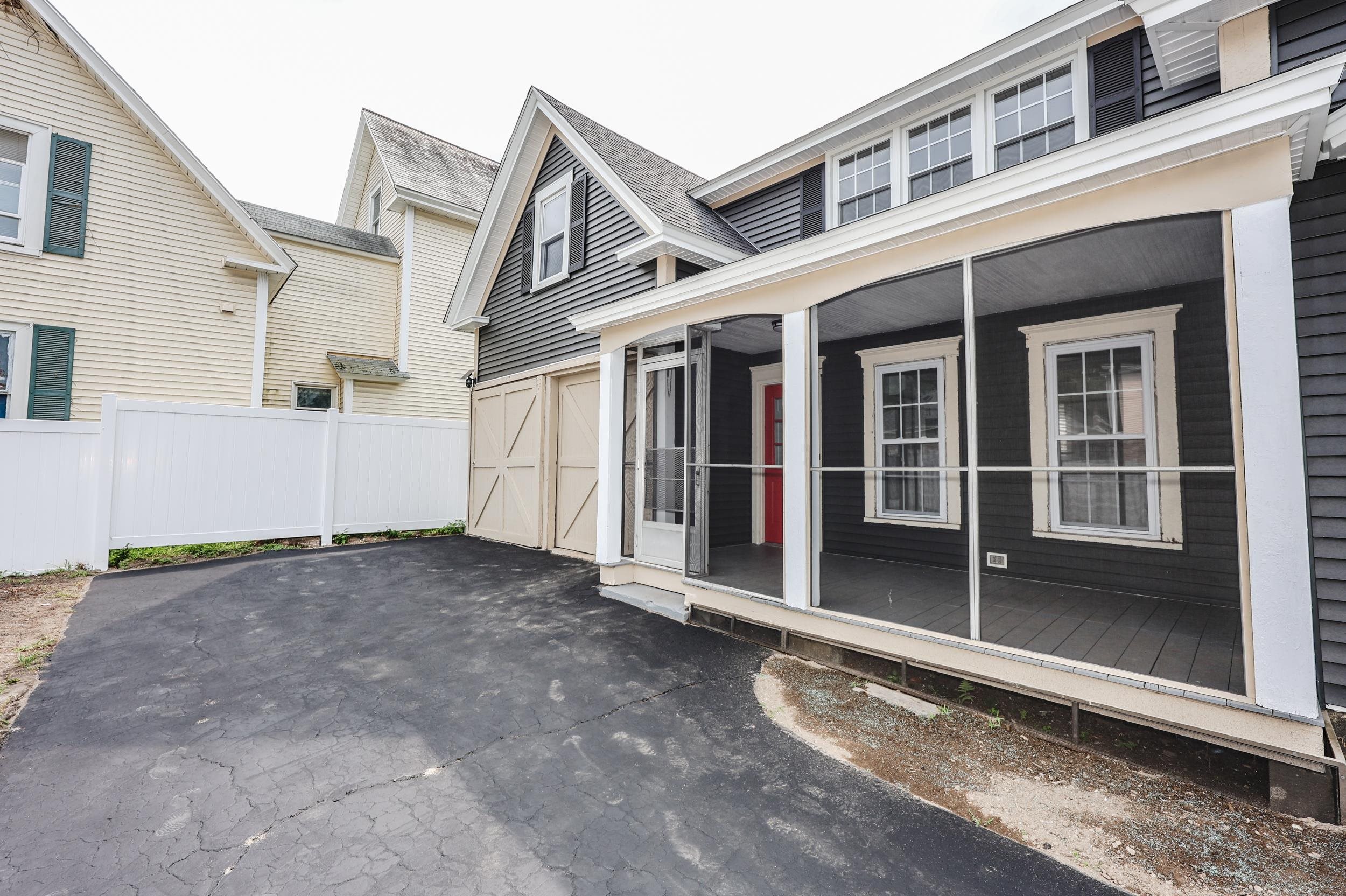 91 Appleton Street Manchester, NH 03104 - Photo 4 of 40 Gallery Image 4