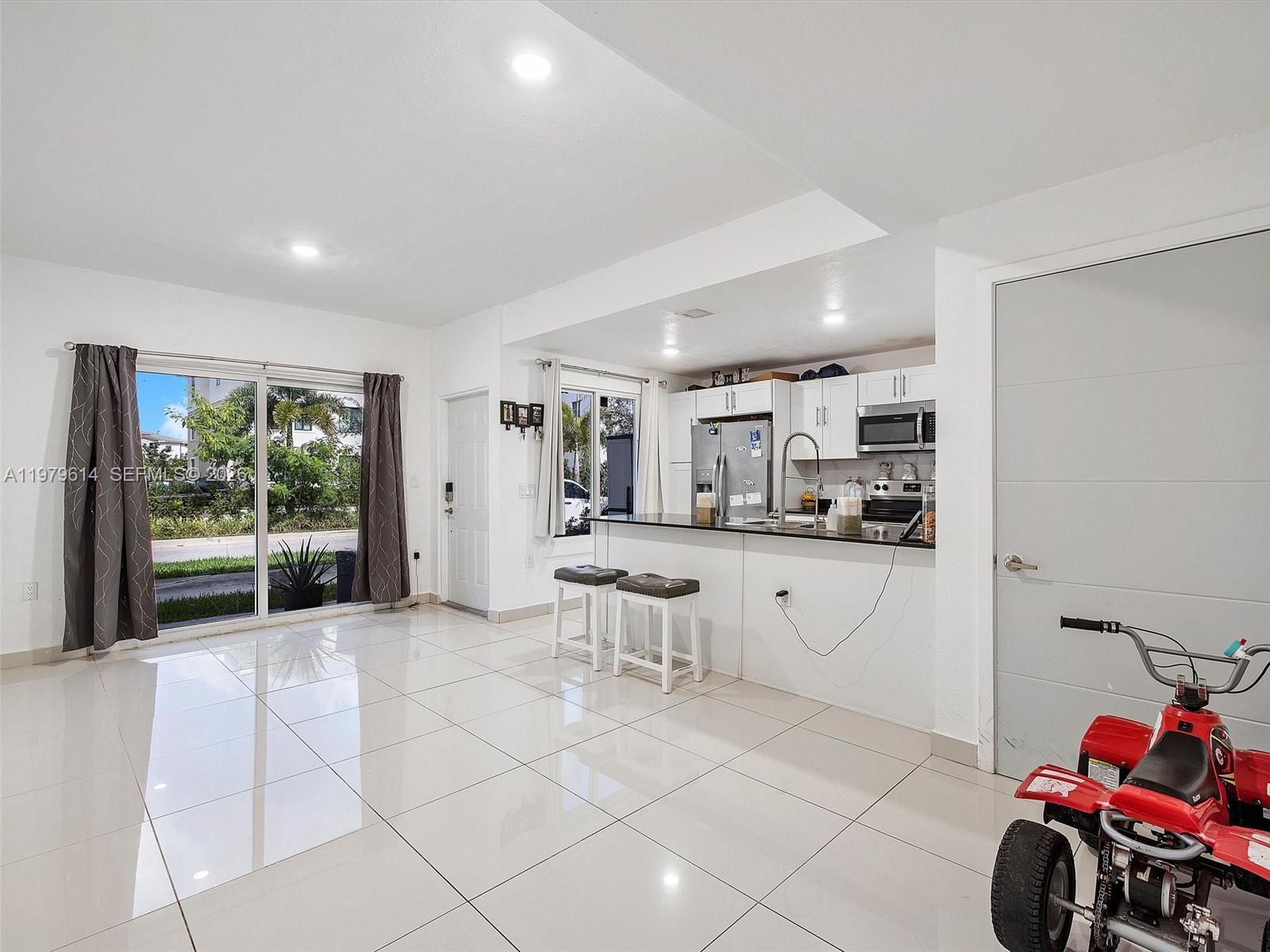 25888 Southwest 139th Path Homestead, FL 33032 - Photo 4 of 24