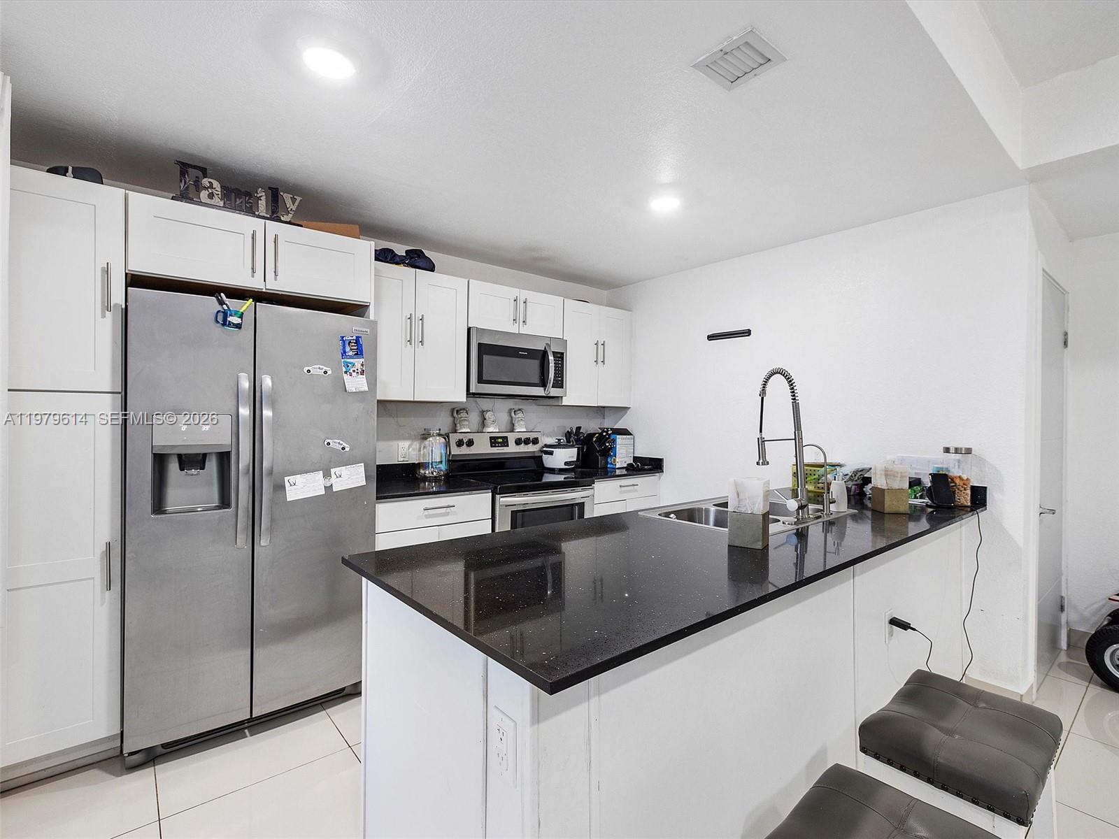 25888 Southwest 139th Path Homestead, FL 33032 - Photo 7 of 24