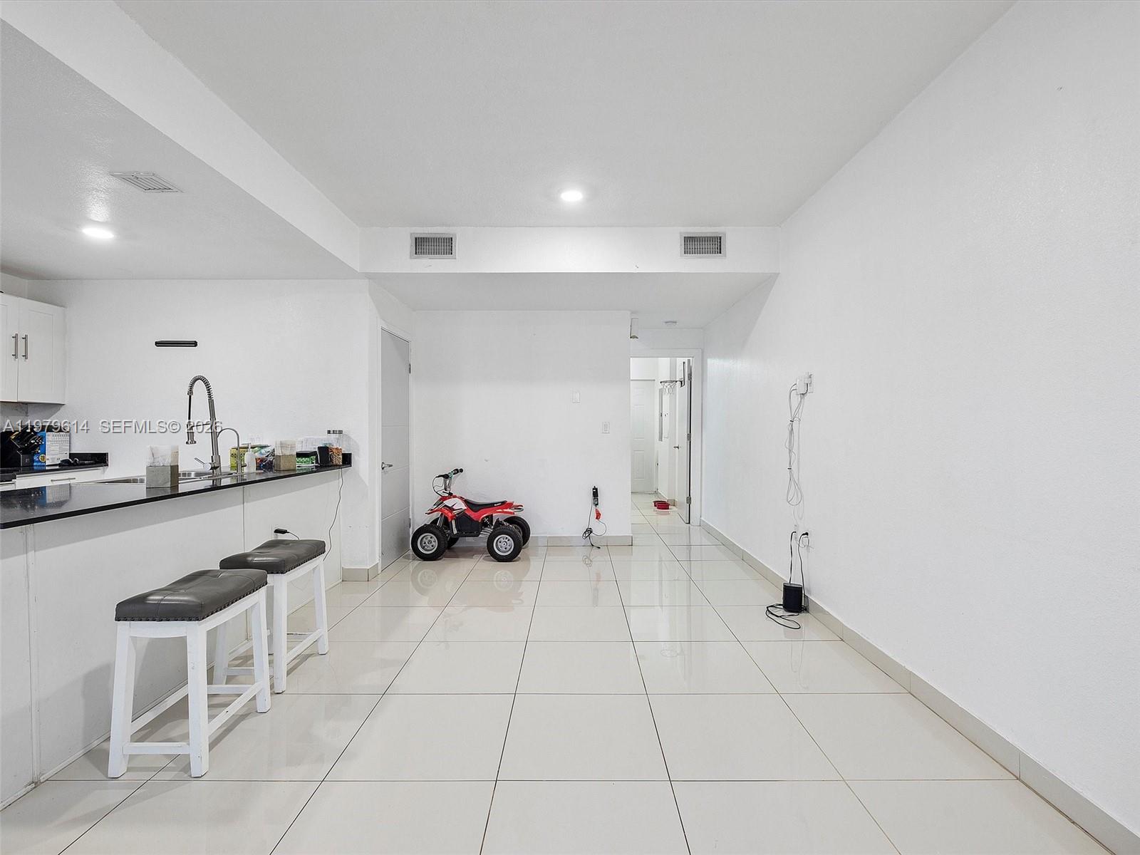 25888 Southwest 139th Path Homestead, FL 33032 - Photo 8 of 24