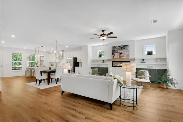 $565,228 | 2733 Hallwood Lane, Suwanee, GA 30024