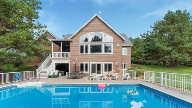 $959,000 | 3191 Crestwood Drive Northeast, Alexandria, MN 56308