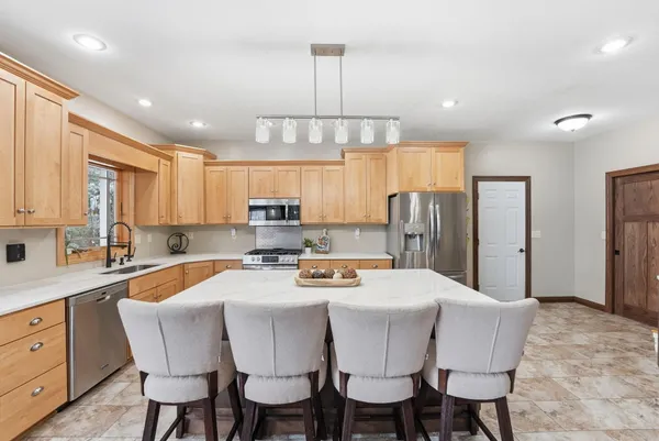 $959,000 | 3191 Crestwood Drive Northeast, Alexandria, MN 56308