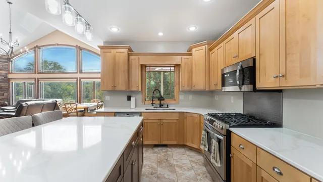 $959,000 | 3191 Crestwood Drive Northeast, Alexandria, MN 56308