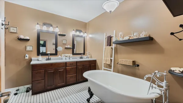 $959,000 | 3191 Crestwood Drive Northeast, Alexandria, MN 56308