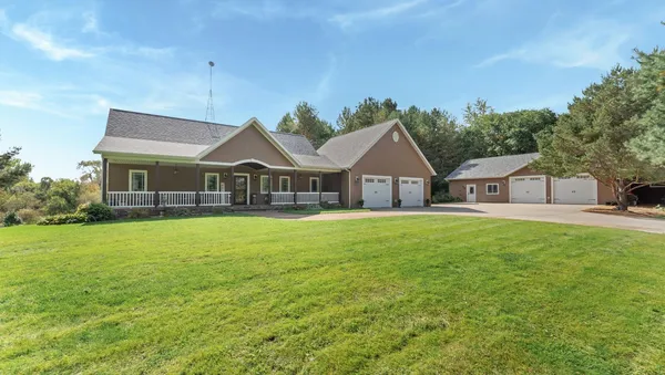 $959,000 | 3191 Crestwood Drive Northeast, Alexandria, MN 56308
