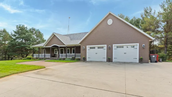 $959,000 | 3191 Crestwood Drive Northeast, Alexandria, MN 56308