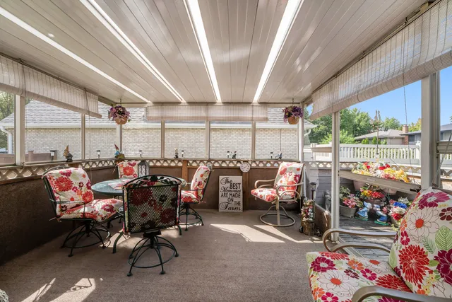 a group of cars parked in a parking