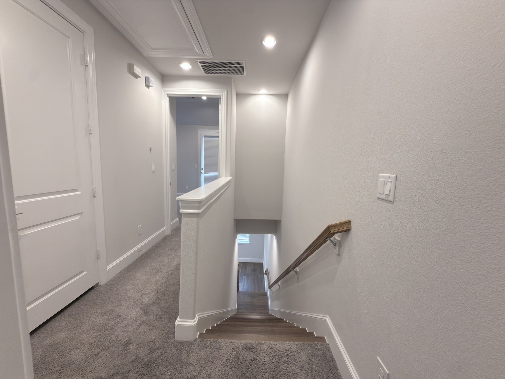815 Bringhurst Street Houston, TX 77020 - Photo 13 of 19 2ND FLOOR STAIRWAY