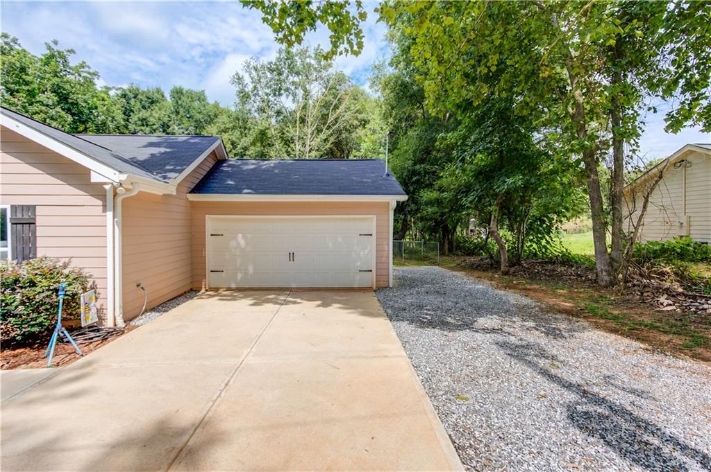 418 Starrs Bridge Road Canon, GA 30520 - Photo 4 of 35 Gallery Image 4