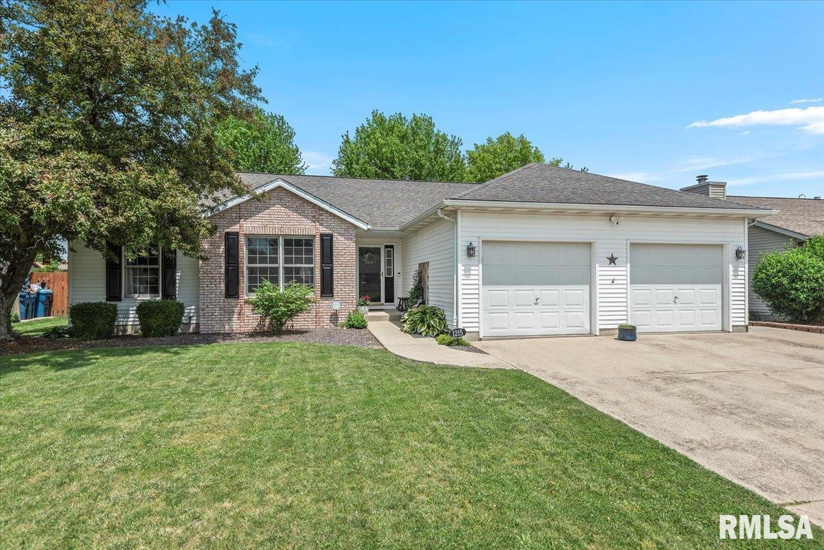 1215 Christopher Lane Springfield, IL 62712 - Photo 1 of 32