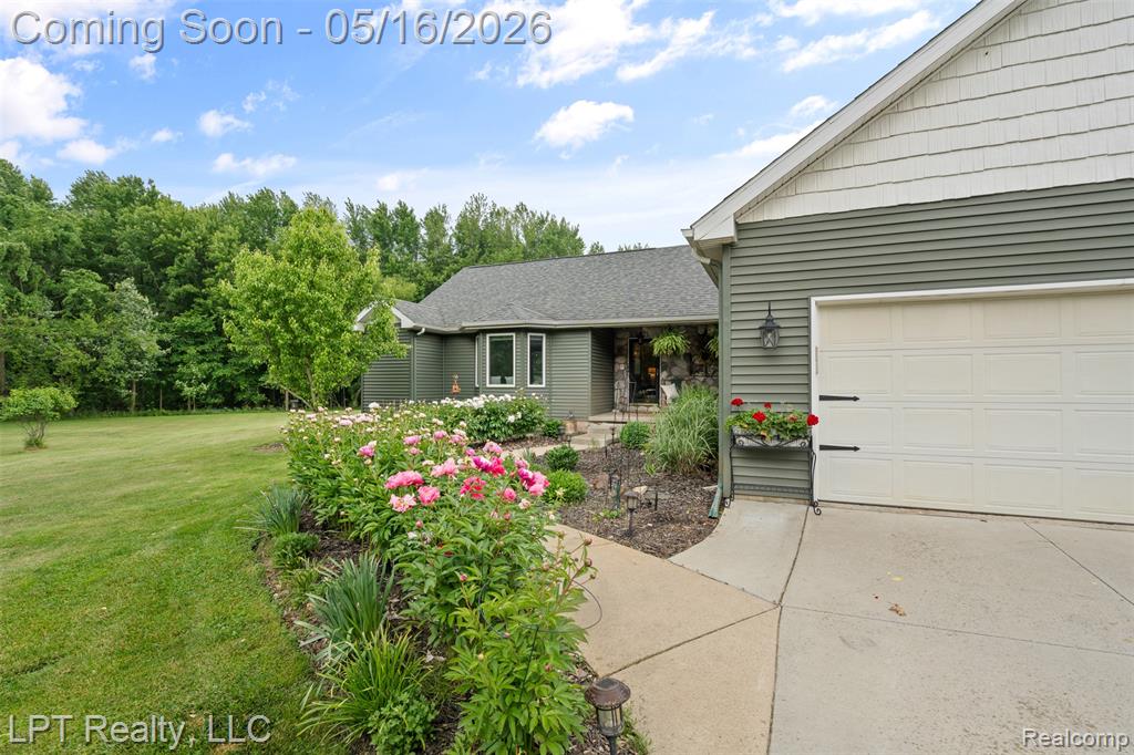 2588 East Jones Road Howell, MI 48855 - Photo 3 of 40