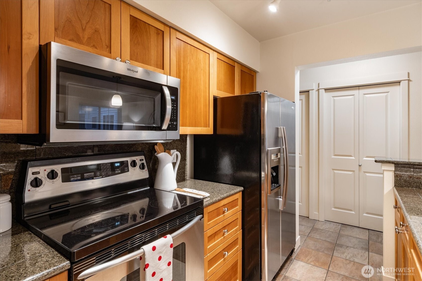 1545 Northwest 57th Street, Unit 409 Seattle, WA 98107 - Photo 9 of 31