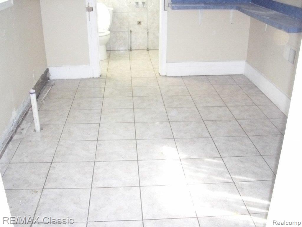 16585 Burt Road Detroit, MI 48219 - Photo 7 of 10 Kitchen