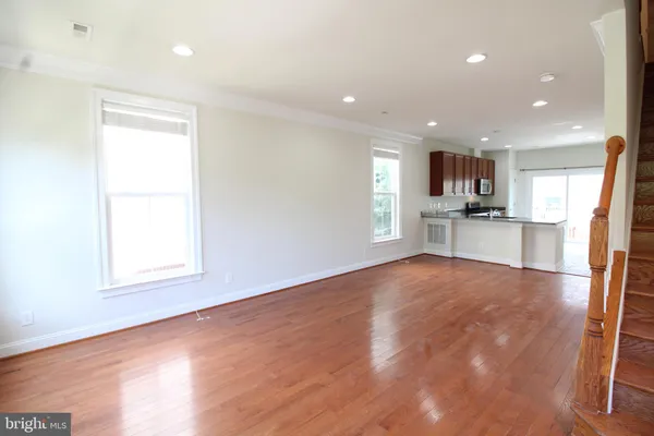 $3,897 | 3086 Waterloo Lane, Fairfax, VA 22031
