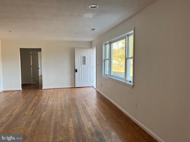 2800 Centreville Road, Unit 3 Herndon, VA 20171 - Photo 32 of 41 Apt F living