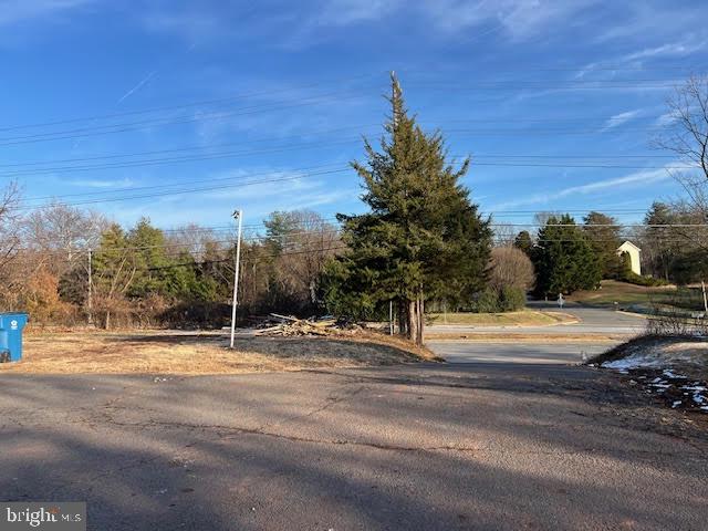 2800 Centreville Road, Unit 3 Herndon, VA 20171 - Photo 5 of 41 Main level view