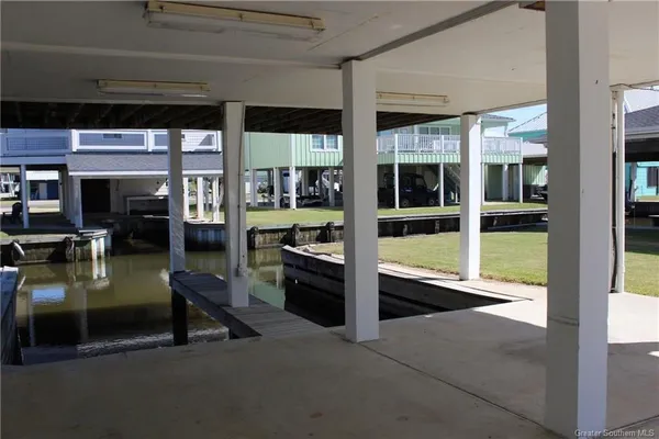 $399,900 | 156 West Harbor Drive, Lake Charles, LA 70607