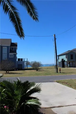 $399,900 | 156 West Harbor Drive, Lake Charles, LA 70607