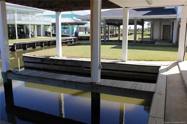 $399,900 | 156 West Harbor Drive, Lake Charles, LA 70607