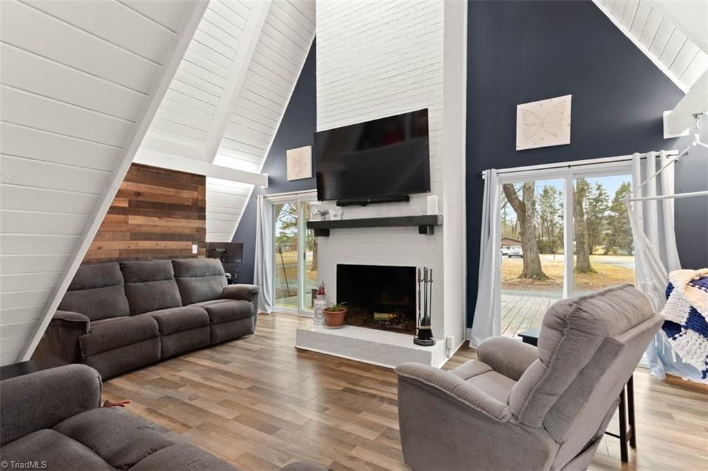 555 Jackson Road Mount Airy, NC 27030 - Photo 12 of 43 Family Room