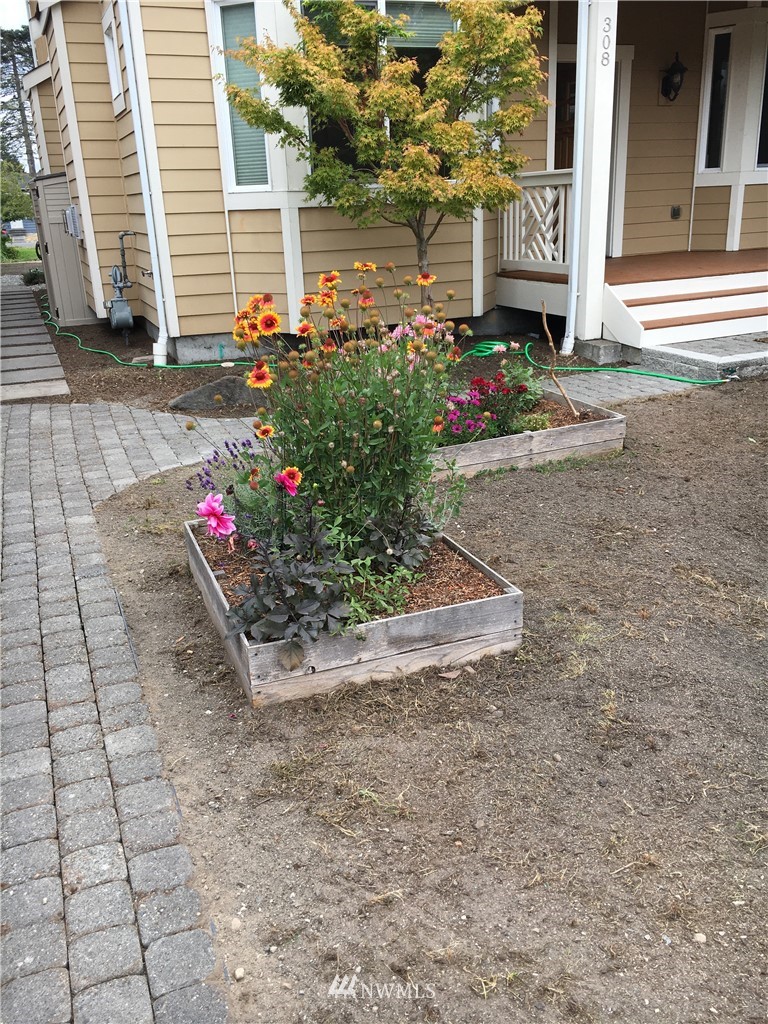 308 Northwest 89th Street Seattle, WA 98117 - Photo 8 of 9