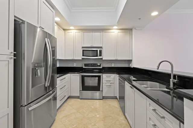 $9,750 | 701 South Olive Avenue, Unit 818, West Palm Beach, FL 33401