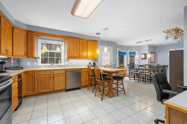 $519,500 | 286 Londonderry Turnpike, Unit A, Hooksett, NH 03106