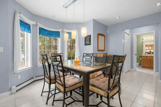 $519,500 | 286 Londonderry Turnpike, Unit A, Hooksett, NH 03106