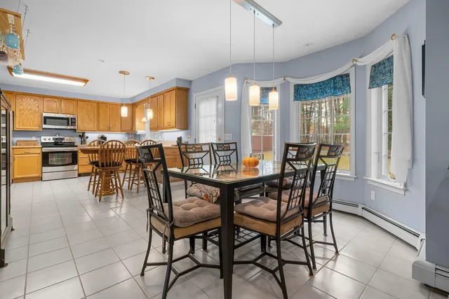 $519,500 | 286 Londonderry Turnpike, Unit A, Hooksett, NH 03106