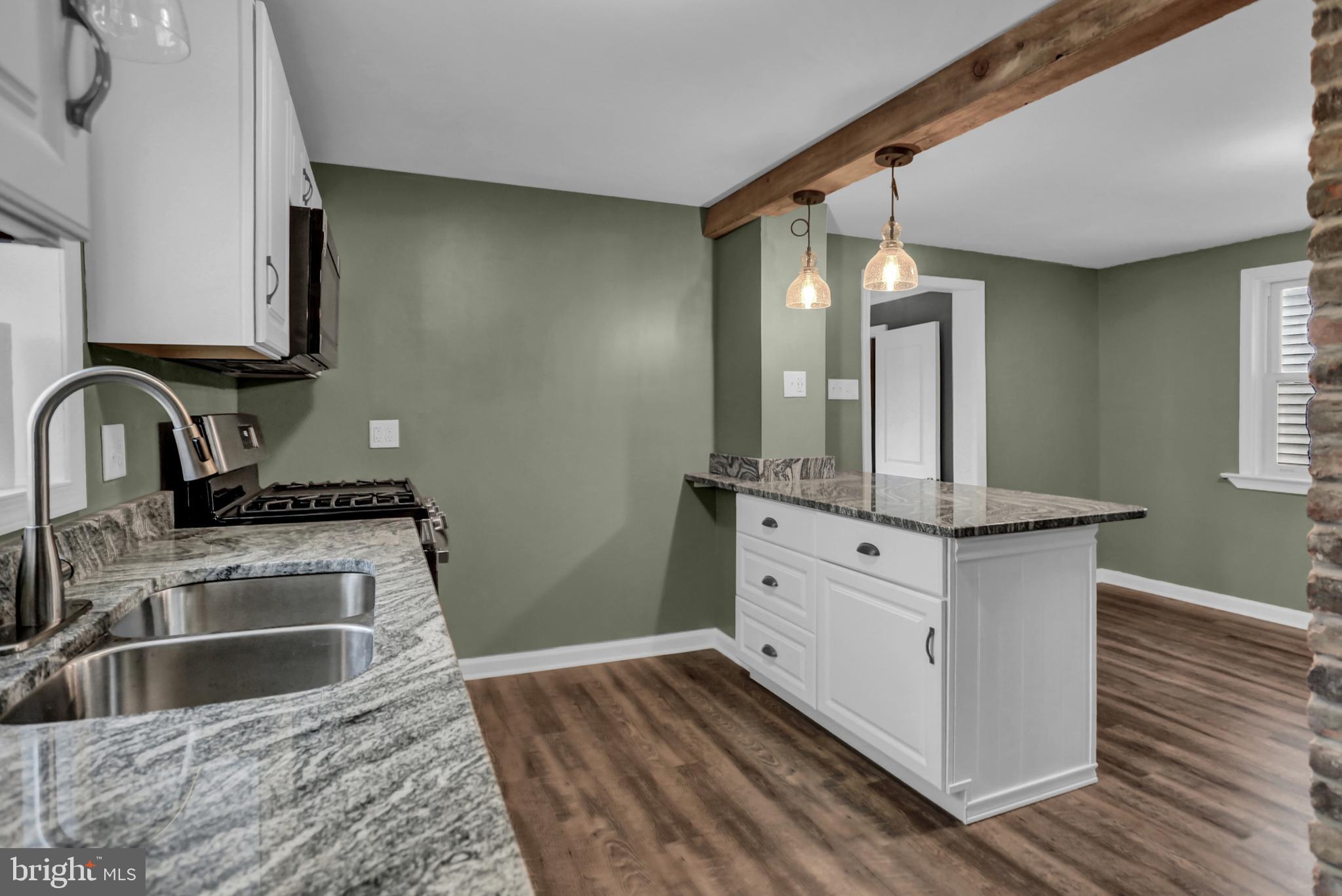 346 Springdale Road York, PA 17403 - Photo 11 of 38 Gallery Image 11