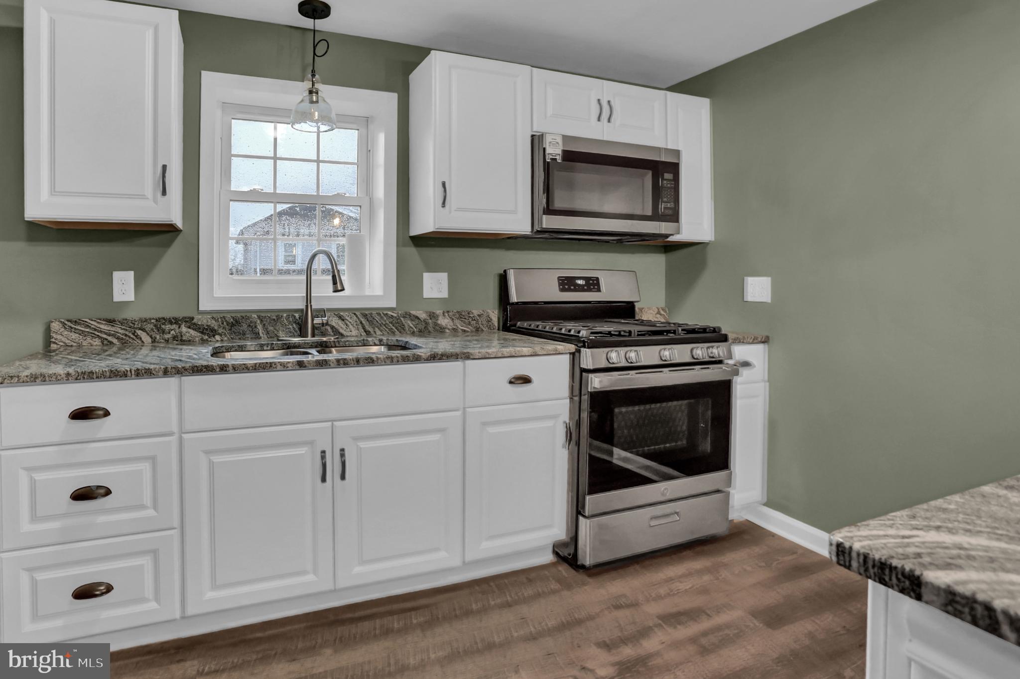 346 Springdale Road York, PA 17403 - Photo 12 of 38 Gallery Image 12