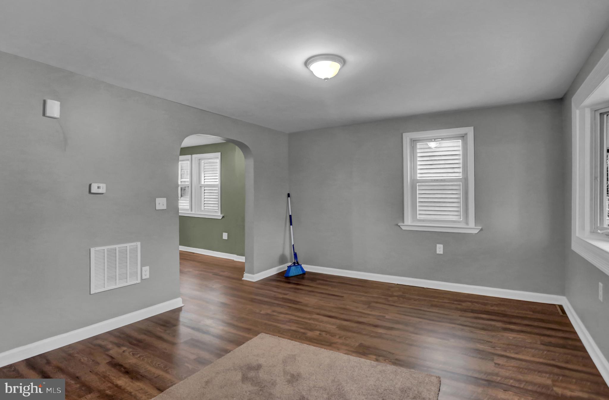 346 Springdale Road York, PA 17403 - Photo 7 of 38 Gallery Image 7