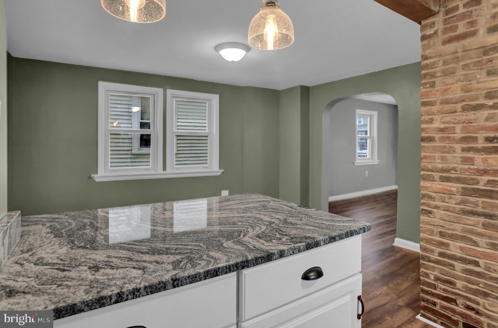 346 Springdale Road York, PA 17403 - Photo 10 of 38 Gallery Image 10