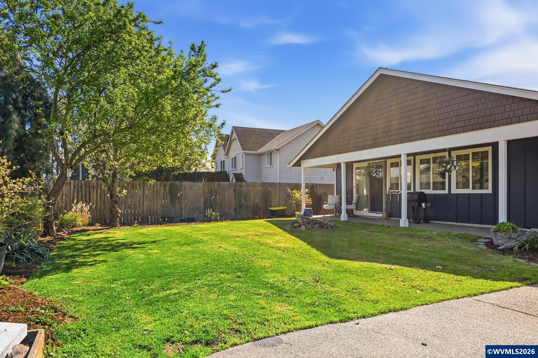 624 North Pershing Street Mount Angel, OR 97362 - Photo 3 of 47